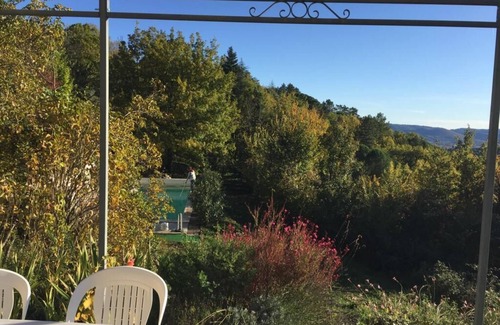 Forcalquier Villa | Villa swimming pool in a natural setting 10 min walk from the old town view Luberon