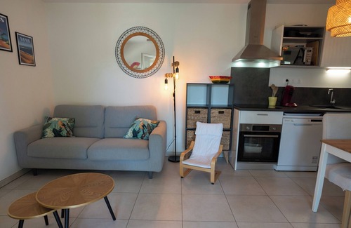 Vias Villa | Villa T3 à 400m de la plage avec piscine