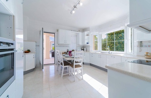 Tarraula Villa | Villa Tarraula certainly has the wow factor with its fabulous swimming pool
