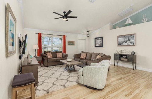 Trafalgar House | Villa Three Sisters - Roelens Vacations