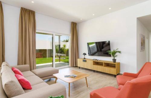 Playa Blanca Villa | Villa Tirma by Villa Plus