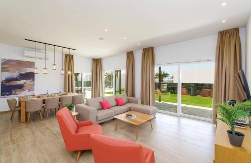 Playa Blanca Villa | Villa Tirma by Villa Plus