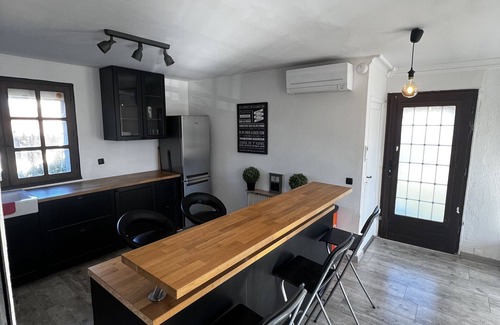 Istres House | Villa top 4 bedrooms, sleeps 8
