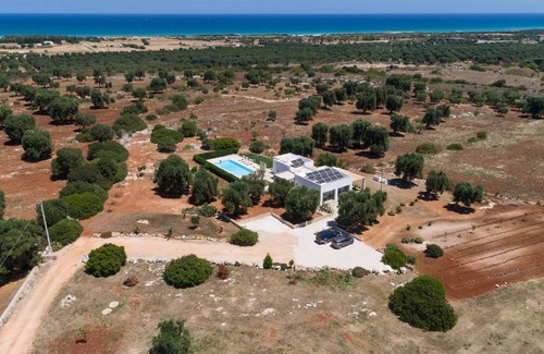 Carovigno Villa | Villa Torre Guaceto con piscina by Wonderful Italy