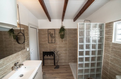 Saint-Louis Villa | Villa tranquility Private bubble bath close to beaches Residence Villazen