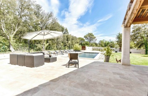 Lourmarin House | “Villa Tranquilla: Charming Retreat with Swimming Pool in Lourmarin”