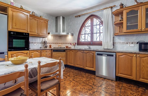 Lloret de Mar Villa | Villa 'Tresa' with Sea View, Private Pool and Wi-Fi