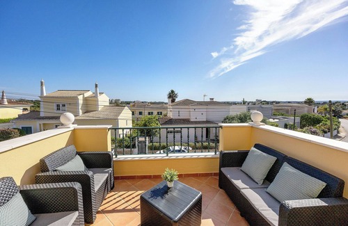 Alvor Villa | Villa 'Tucha' with Private Pool, Wi-Fi and Air Conditioning