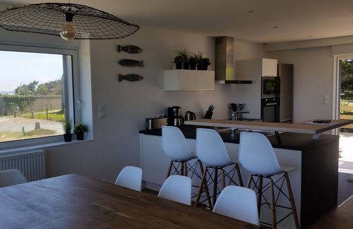 Brignogan-Plage House | Villa TY AR MOR, feet in the water