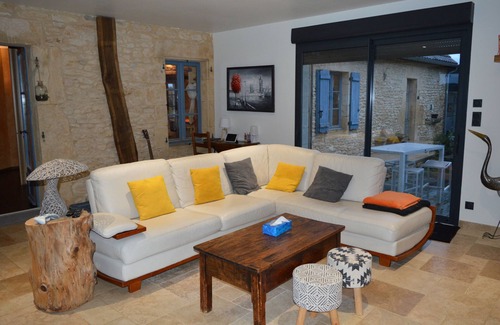 Saint-Amand-de-Coly Villa | Villa "Un Grand Paradis Dans Le Périgord" with Private Heated Pool, 2 Private Terraces & Wi-Fi