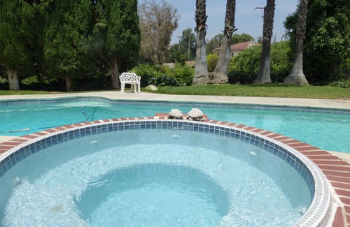 West Covina House | Villa Vacation Home (3 Bedroom House)
