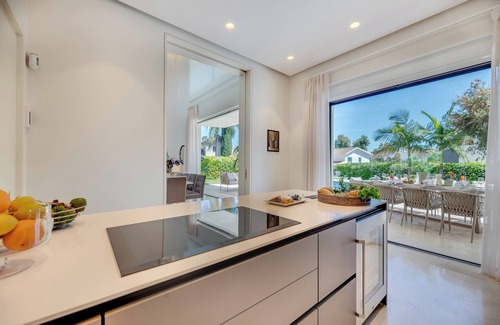 Golden Mile Villa | Villa Velazquez Golden Mile