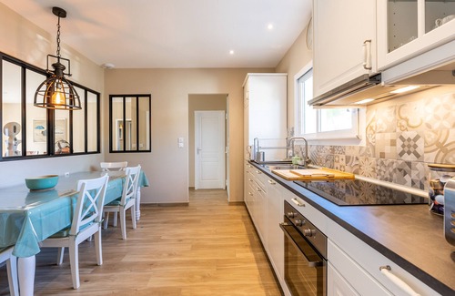 Vensac Villa | Villa 'Vensac Océan Plein Sud' with Private Terrace, Private Garden and Wi-Fi