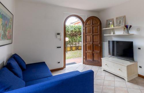Cinquale Villa | Villa vicino al mare con giardino e parcheggio
