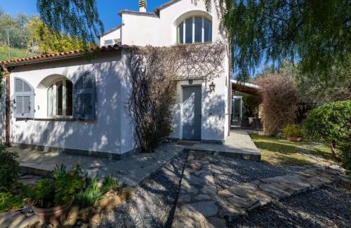 Artallo Villa | Villa Villa degli Ulivi by Interhome