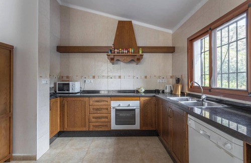 Arenas Villa | Villa "Virginia Peace & Quiet" with Mountain View, Pool, Terrace & Wi-Fi
