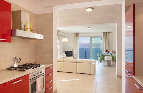 Torri del Benaco Villa | Villa Vista Lago With Pool