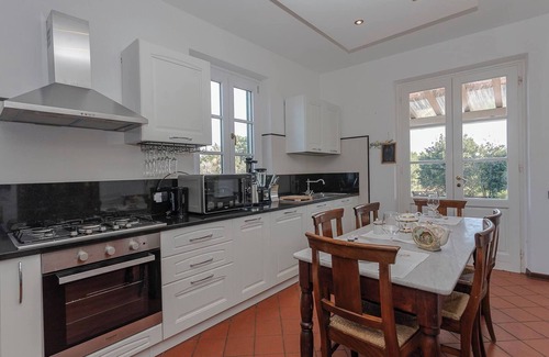 Lucca Villa | Villa Vittoria WeekHomes