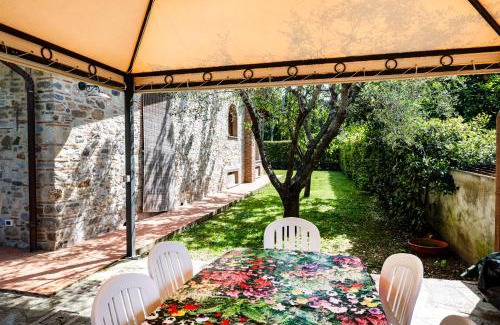 Nocchi Apartment | Villa Vittoriano - Surrounded By Nature - Happy Rentals