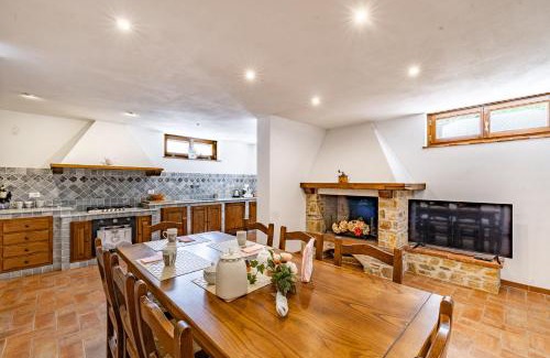 Nocchi Apartment | Villa Vittoriano - Surrounded By Nature - Happy Rentals