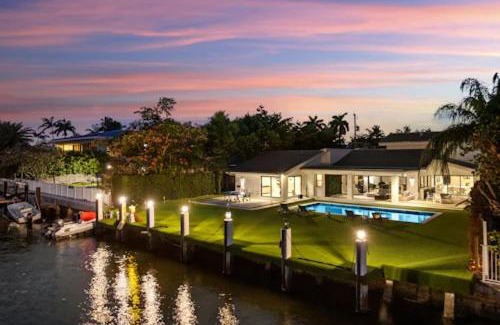 Hallandale Beach Villa | Villa Viva Miami
