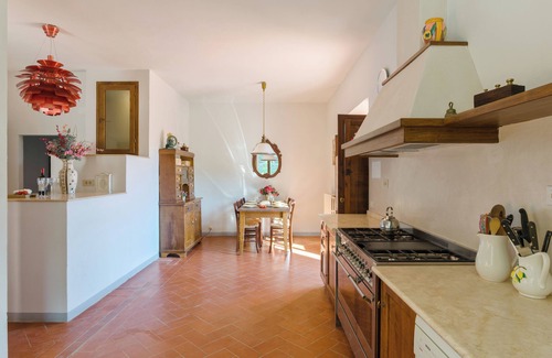 Castellina in Chianti Villa | Villa W/Infinty Pool Villa in the Heart of Chianti