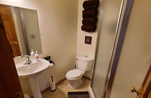 Warrens Villa | Villa walking distance to 3 Bears Lodge Waterpark and Jellystone Park
