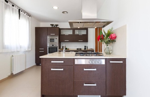Salou Villa | Villa Wine Experience Salou Center with Private pool, Bbq, Spa, Cellar and Games