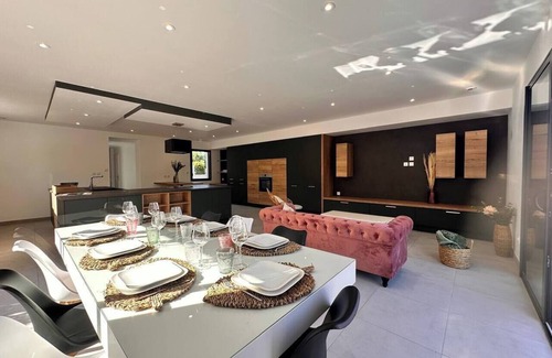 Talmont-Saint-Hilaire House | Villa with swimming pool near Les Sables d'Olonne