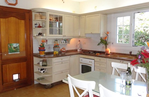Elviria Villa | VILLA WITH Beautiful ENCLOSED GARDEN, PRIVATE POOL VFT00477