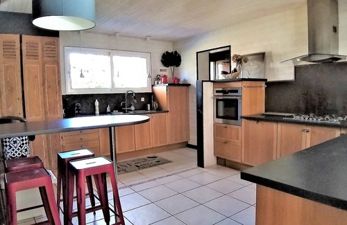 Lege-Cap-Ferret Villa | Villa with Cap Ferret spirit, heated pool, large garden with trees, not overlooked