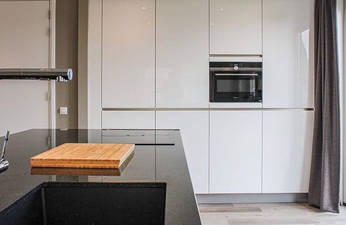 Idskenhuizen House | Villa with enclosed garden, in a holiday park on the water in Friesland