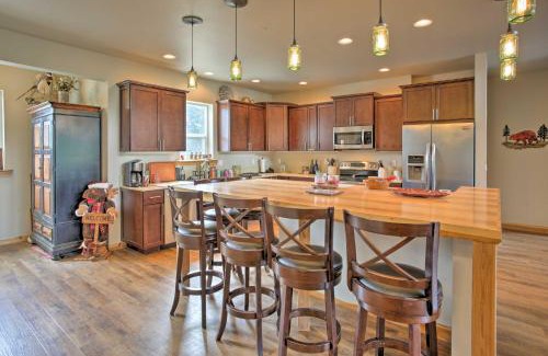 Packwood Villa | Villa with Firepit and Pond - 11 Miles to Mt Rainier!