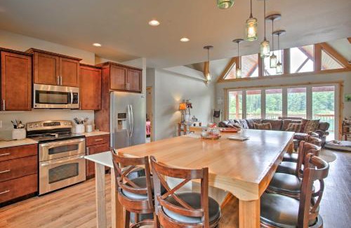Packwood Villa | Villa with Firepit and Pond - 11 Miles to Mt Rainier!