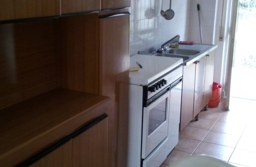 Isca Marina Apartment | Villa with garden divided into apartments