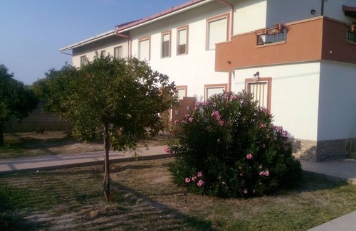Isca Marina Apartment | Villa with garden divided into apartments