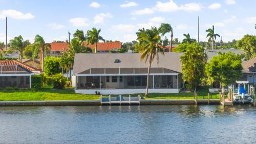 Eight Lakes House | Villa with Gulf Access & Private Pool