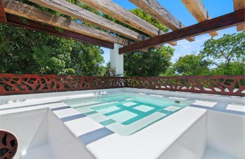 Xcaret Villa | Villa with Lagoon Pool & Jacuzzi 400m from Xcaret