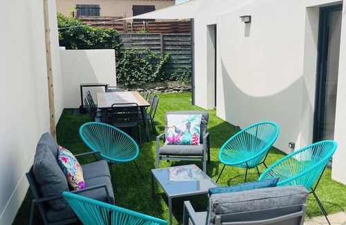 Colombiers House | Villa with mini lagoon pool, 15 minutes from the beaches!