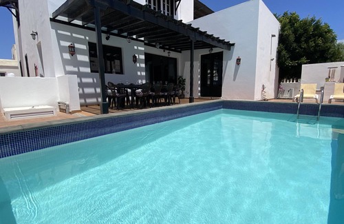 Costa Teguise House | villa with pool, 10 min from the beach, quiet, Costa Teguise
