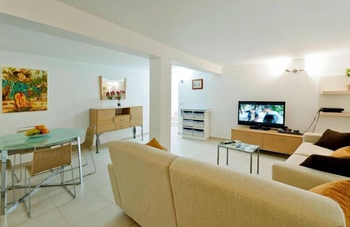 Ingenio Villa | Villa with pool and extravagant architecture