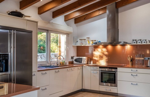 Binidali Ski Chalet | Villa with pool and sea views, Binidalí, Menorca