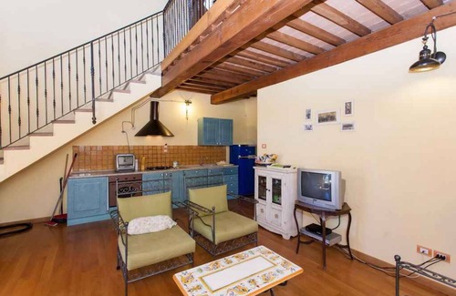 Ramazzano House | Villa with pool, garden and air conditioning