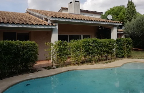Baillargues Villa | VILLA WITH POOL GOLF AREA