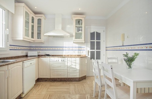 Chiclana de la Frontera Villa | Villa with pool in front of the beach. La Barrosa
