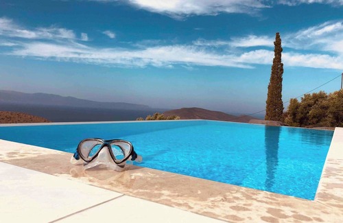 Pefki Villa | Villa with Pool Sea View Fitness