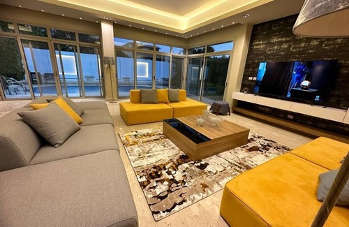 Oula Villa | Villa With Private Pool In Beverly Hills - Allegria -Sheikh Zayed