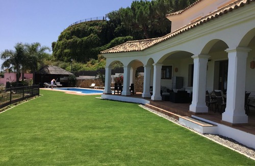 Benahavis Villa | Villa With Private Pool, With Sea And Mountain Views
