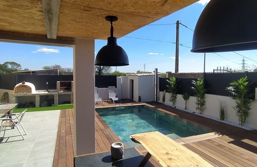 Beziers House | Villa with swimming pool located in a condominium near Béziers