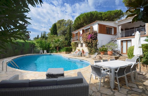 Aiguablava House | Villa with swimming pool for rent in Begur, Casa de Campo